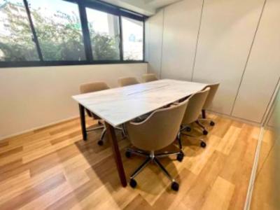 千代田区神田三崎町のテラス付きオフィス物件（水道橋駅徒歩1分、約30坪）