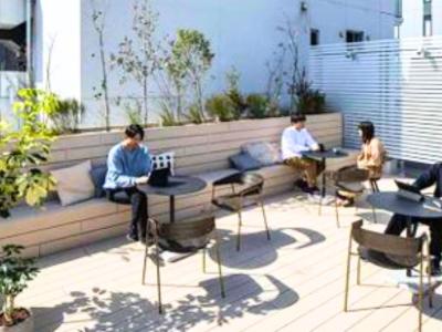 千代田区神田三崎町のテラス付きオフィス物件（水道橋駅徒歩1分、約30坪）