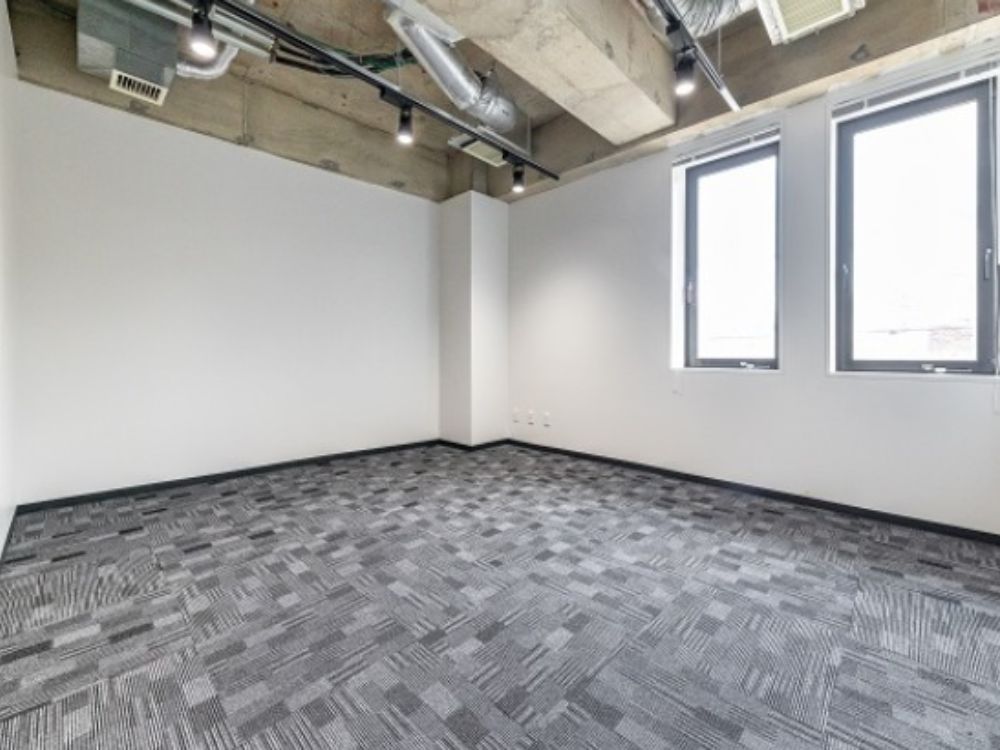 新宿区若葉のセットアップオフィス物件（四谷三丁目駅徒歩7分、約50坪）