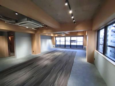 千代田区紀尾井町のセットアップオフィス物件(麹町駅徒歩3分、約30坪)