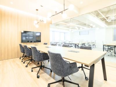 千代田区神田東松下町のフルセットアップオフィス物件（岩本町駅徒歩5分、約55坪）