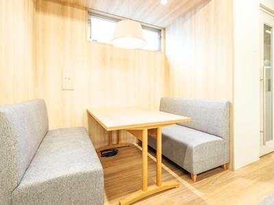 千代田区神田東松下町のフルセットアップオフィス物件（岩本町駅徒歩5分、約55坪）