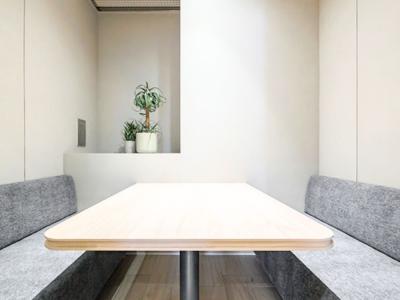 千代田区神田東松下町のフルセットアップオフィス物件（岩本町駅徒歩5分、約55坪）