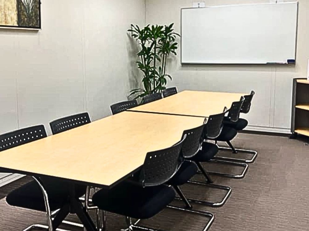 新宿区西新宿のオフィス物件（都庁前駅徒歩8分）