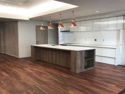 新宿区新宿のセットアップオフィス物件(新宿御苑前駅徒歩1分、約50坪)