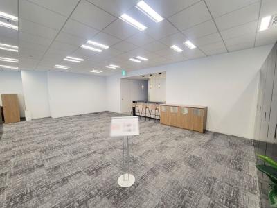 港区西新橋のセットアップオフィス物件（御成門駅徒歩7分、約110坪）