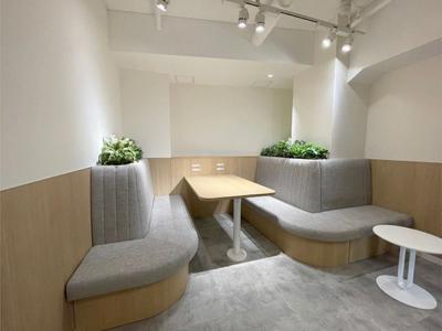 新宿区新宿のセットアップオフィス物件(新宿三丁目駅徒歩4分、約45坪)