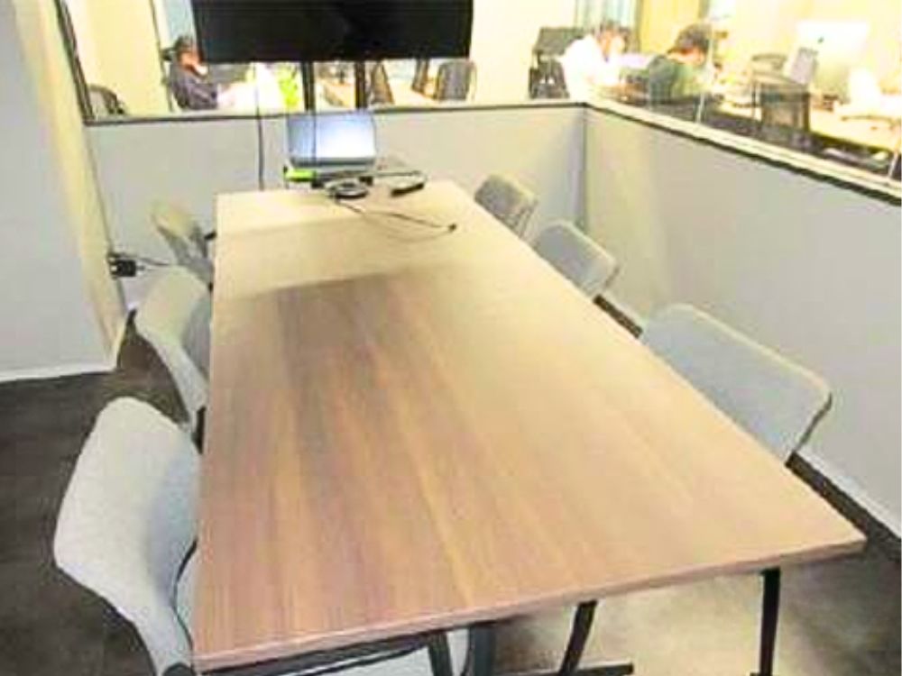 千代田区岩本町のフルセットアップオフィス物件（岩本町駅徒歩3分、約20坪）