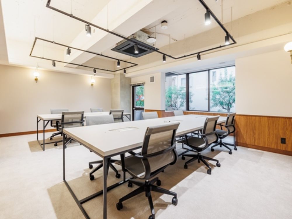 千代田区隼町のフルセットアップオフィス（半蔵門駅徒歩3分、約25坪）