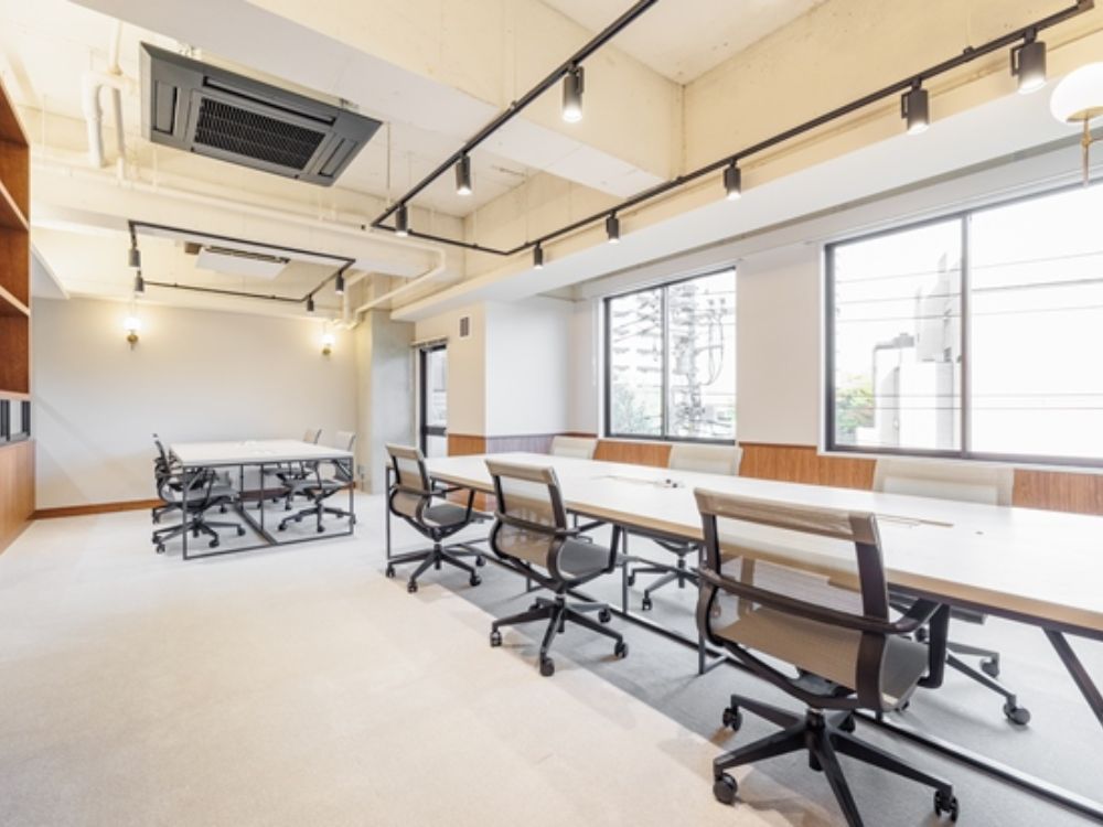 千代田区隼町のフルセットアップオフィス（半蔵門駅徒歩3分、約25坪）
