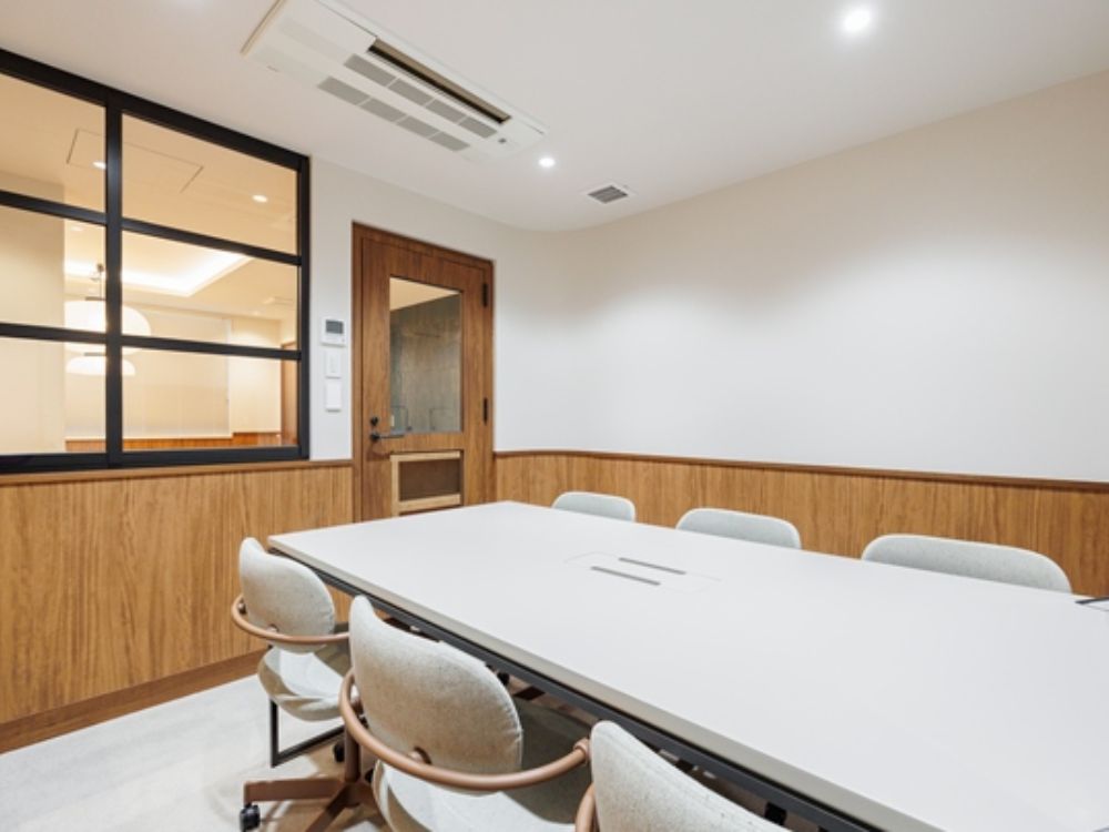 千代田区隼町のフルセットアップオフィス（半蔵門駅徒歩3分、約25坪）