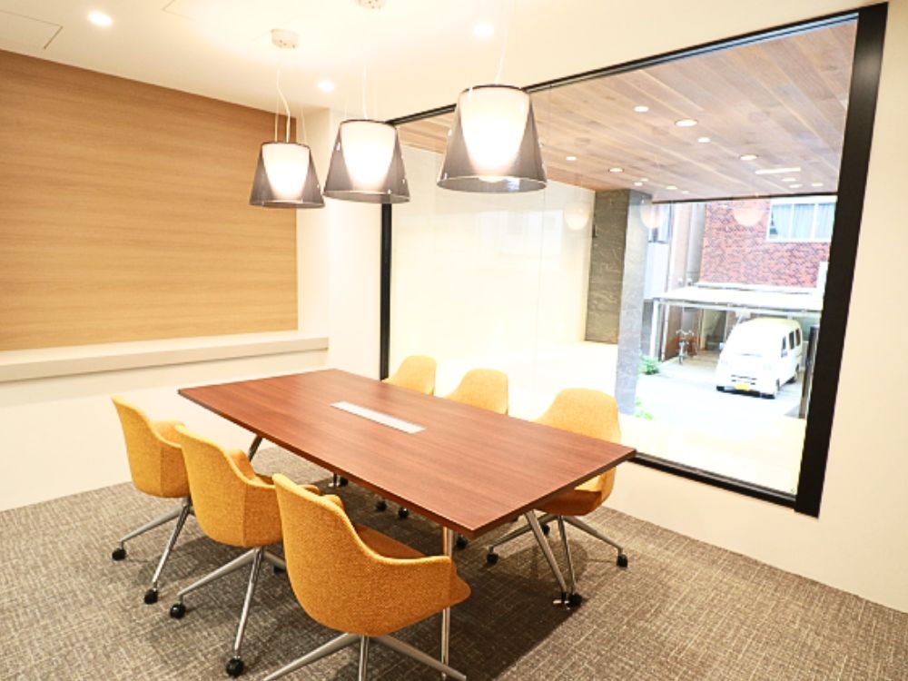 千代田区神田猿楽町のハーフセットアップオフィス物件（水道橋駅徒歩5分、約30坪）