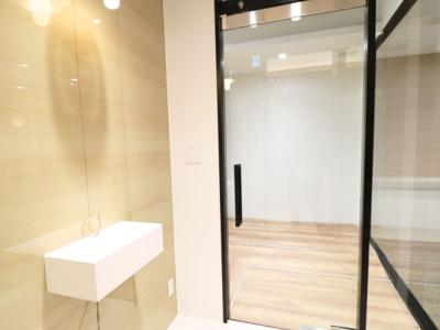 千代田区神田猿楽町のハーフセットアップオフィス物件（水道橋駅徒歩5分、約30坪）