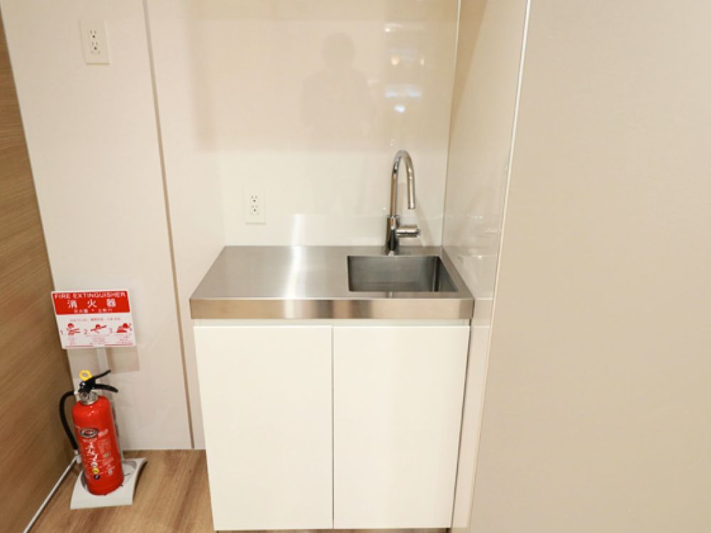 千代田区神田猿楽町のハーフセットアップオフィス物件（水道橋駅徒歩5分、約30坪）