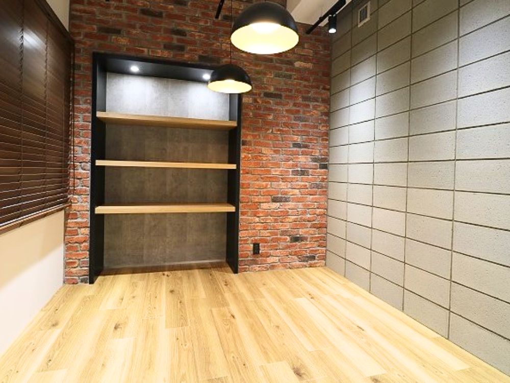 台東区東上野の専用テラス付きセットアップオフィス物件（仲御徒町駅徒歩1分、約50坪）