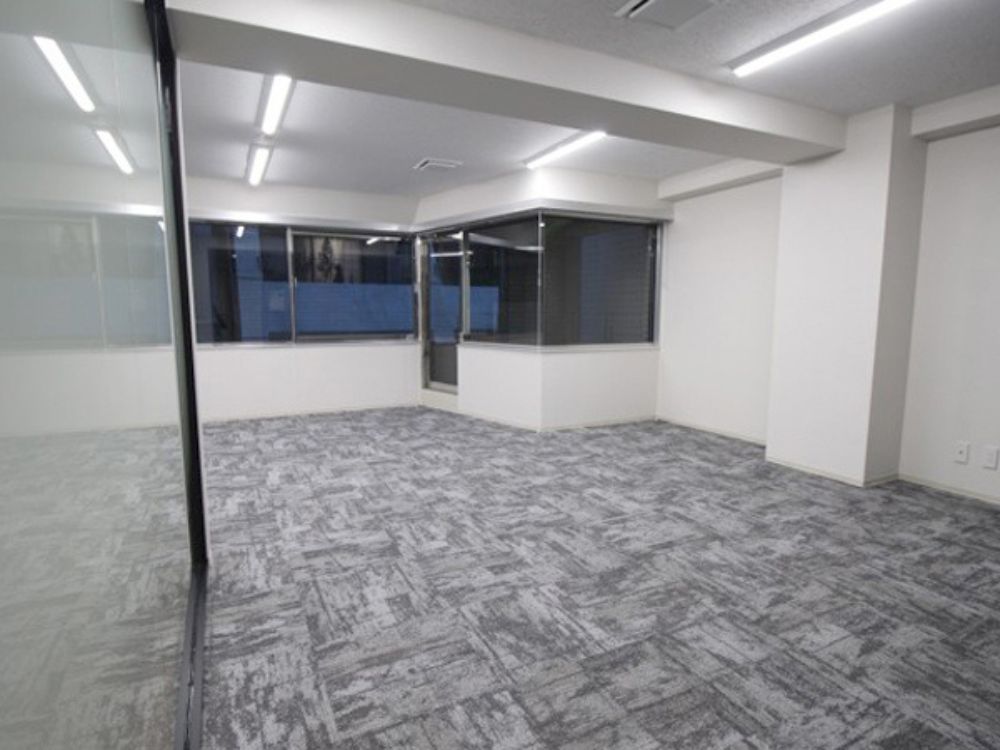 千代田区九段南のセットアップオフィス物件（市ヶ谷駅徒歩6分、約20坪）