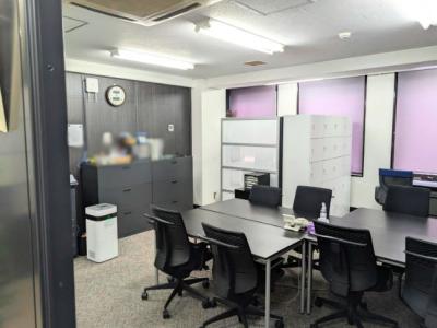 千代田区麹町の居抜きオフィス物件（麹町駅徒歩1分、約25坪）