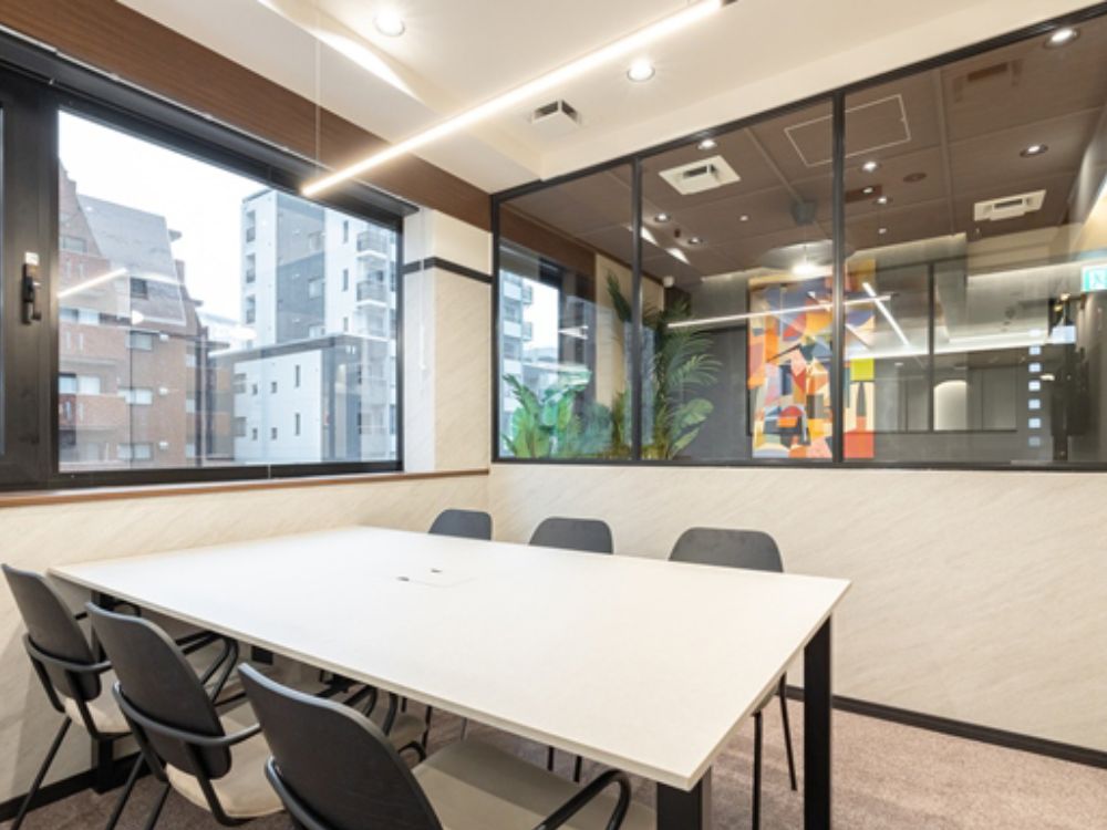 新宿区西新宿のフルセットアップオフィス物件（初台駅徒歩7分、約25坪）