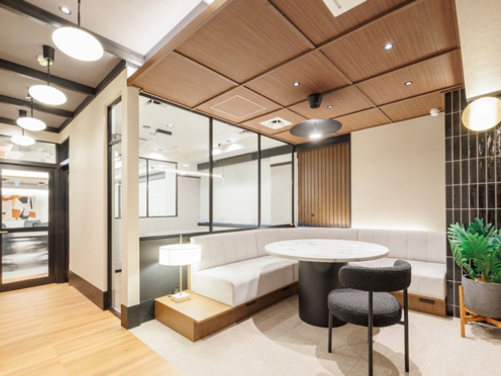 新宿区西新宿のフルセットアップオフィス物件（初台駅徒歩7分、約25坪）