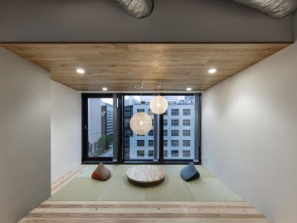 港区西新橋のセットアップオフィス物件（虎ノ門駅徒歩1分、約25坪）