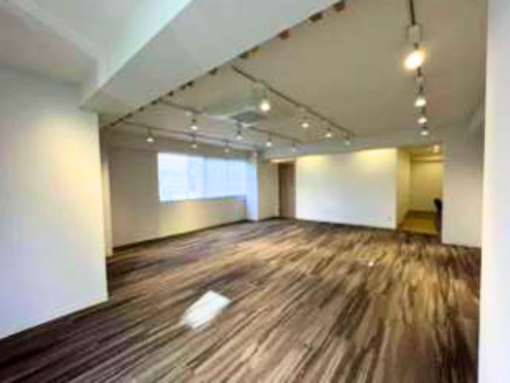 千代田区神田小川町のセットアップオフィス物件（小川町駅徒歩1分、約25坪）