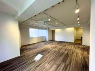 千代田区神田小川町のセットアップオフィス物件(小川町駅徒歩1分、約25坪)