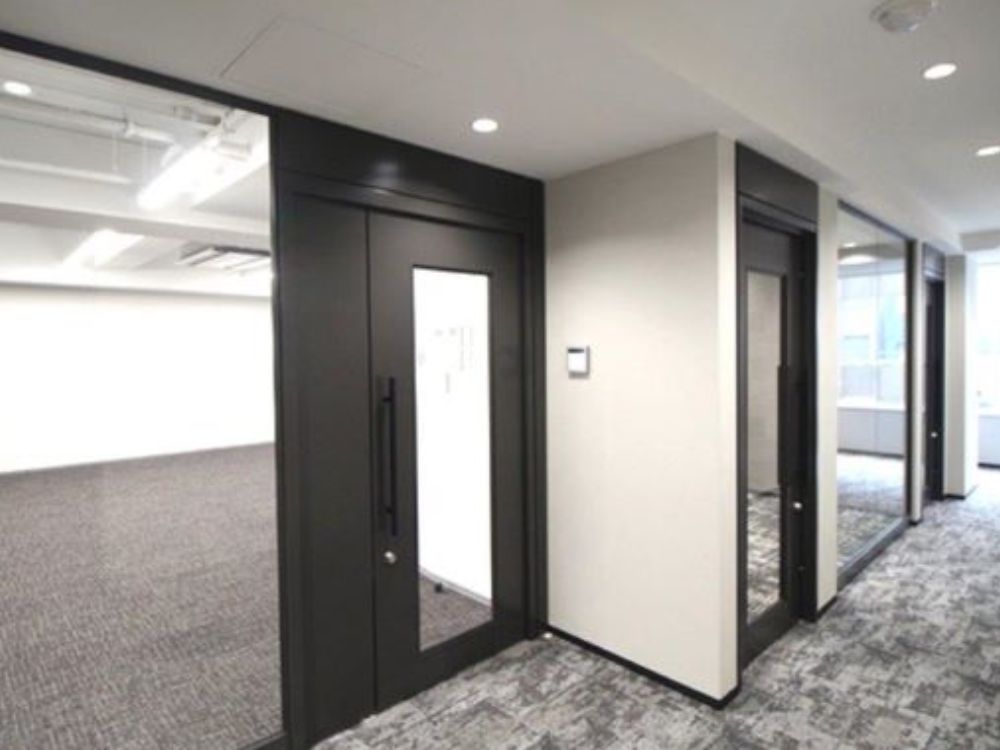 中央区入船のセットアップオフィス物件（新富町駅徒歩4分、約45坪）