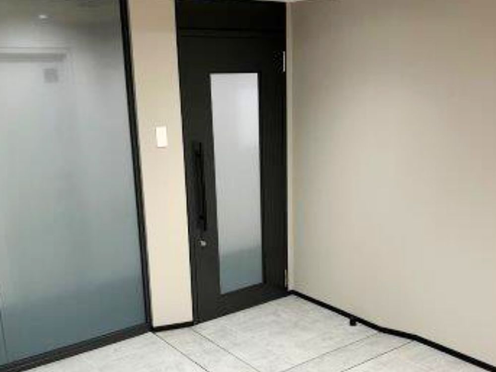 中央区入船のセットアップオフィス物件（新富町駅徒歩4分、約45坪）