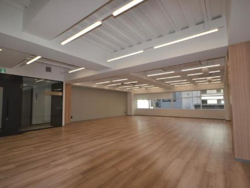 中央区入船のセットアップオフィス物件（新富町駅徒歩4分、約45坪）