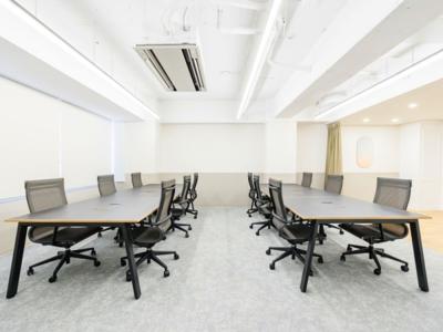 新宿区四谷のフルセットアップオフィス物件（新宿御苑前駅徒歩5分、約25坪）