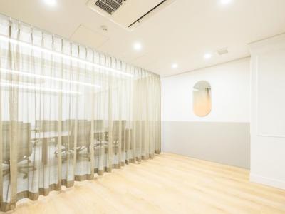 新宿区四谷のフルセットアップオフィス物件（新宿御苑前駅徒歩5分、約25坪）