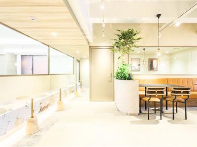 新宿区新宿のセットアップオフィス物件（新宿御苑前駅徒歩1分、約75坪）