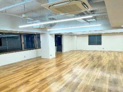 新宿区四谷三栄町のセットアップオフィス物件(四谷三丁目駅徒歩4分、約60坪)