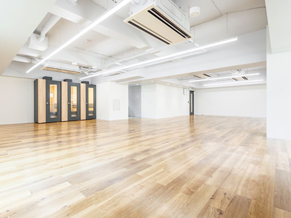 新宿区四谷三栄町のセットアップオフィス物件（四谷三丁目駅徒歩4分、約60坪）