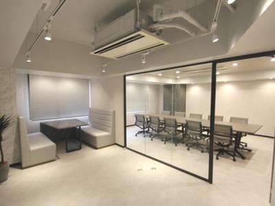 新宿区四谷三栄町のセットアップオフィス物件(四谷三丁目駅徒歩4分、約60坪)