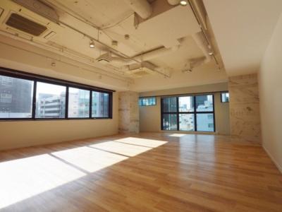 中央区日本橋小伝馬町のオフィス物件（馬喰町駅徒歩2分、約40坪）