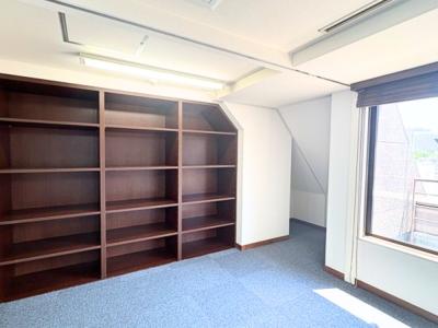 港区赤坂の居抜きオフィス物件（赤坂駅徒歩5分、約30坪）