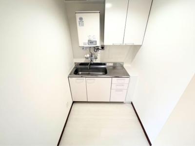 港区赤坂の居抜きオフィス物件（赤坂駅徒歩5分、約30坪）