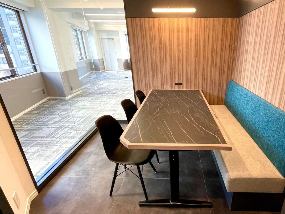 中央区築地のセットアップオフィス物件（築地駅徒歩1分、約25坪）