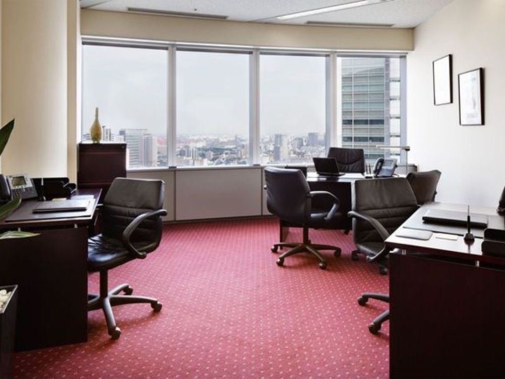 港区港南の2-3名用オフィス物件（品川駅徒歩3分、10坪未満）