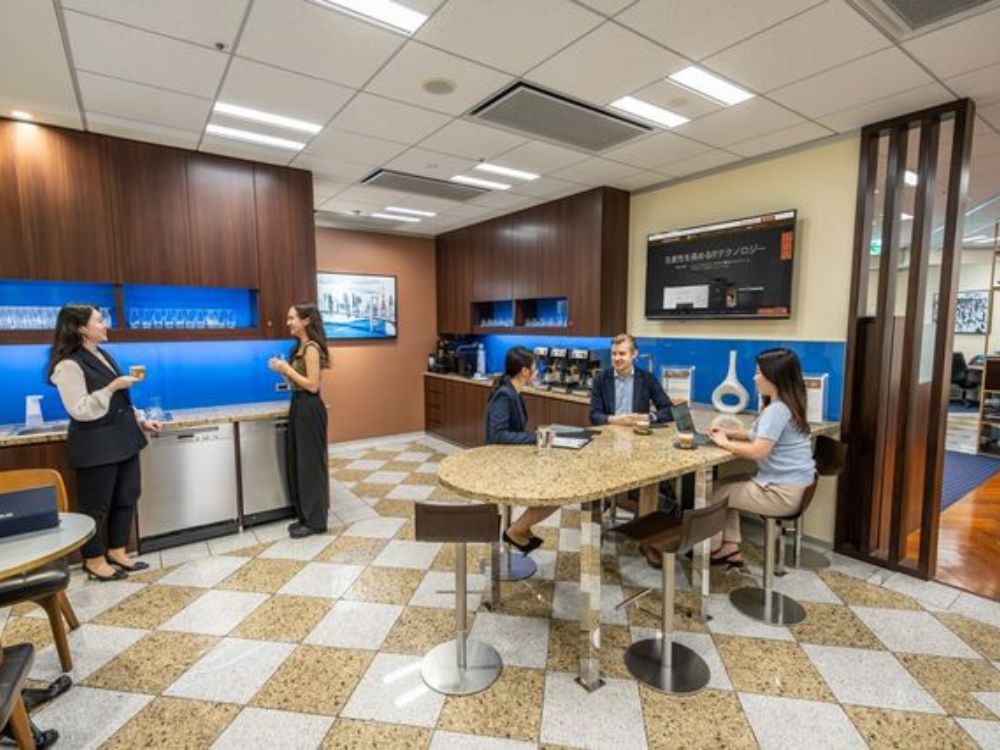 港区六本木の3-4名用オフィス物件（六本木駅徒歩2分、10坪未満）