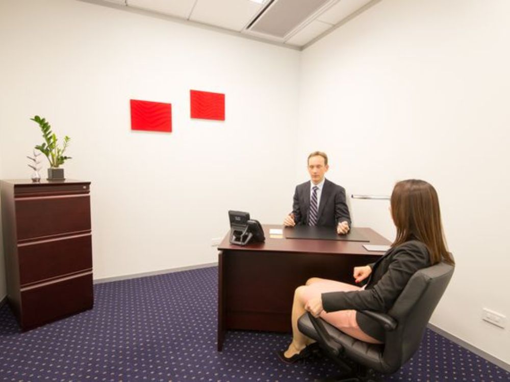 港区六本木の4-6名用オフィス物件（六本木駅徒歩2分、10坪未満）