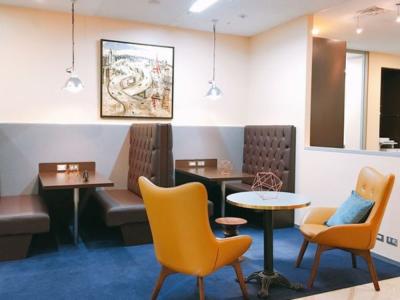 新宿区西新宿の2-4名用オフィス物件(西新宿駅徒歩3分、10坪未満)