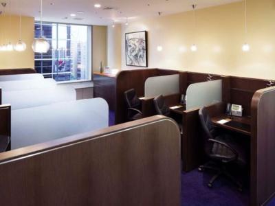 新宿区西新宿の2-4名用オフィス物件(西新宿駅徒歩3分、10坪未満)