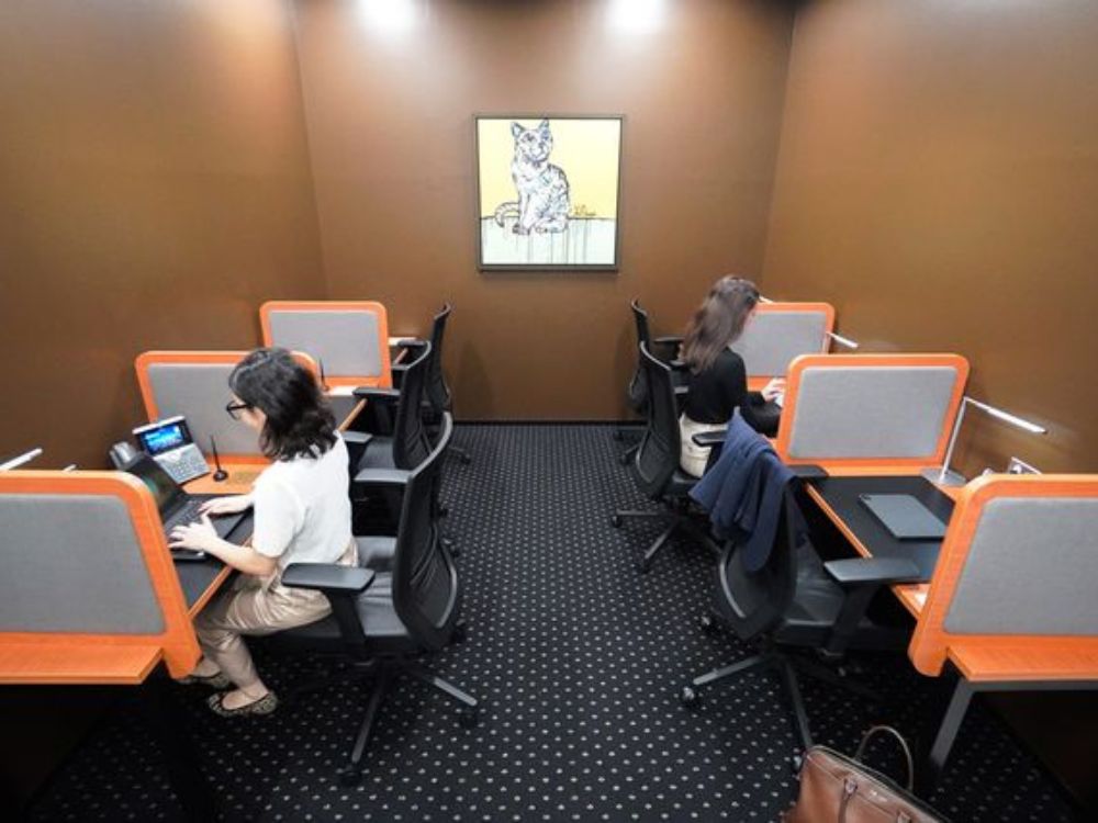 千代田区丸の内の1-2名用オフィス物件（二重橋前駅徒歩1分、10坪未満）