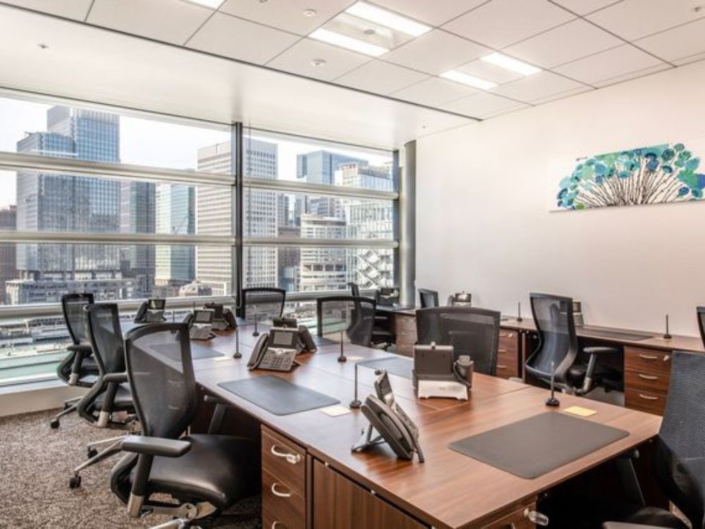 千代田区丸の内の4-6名用オフィス物件（二重橋前駅徒歩1分、10坪未満）