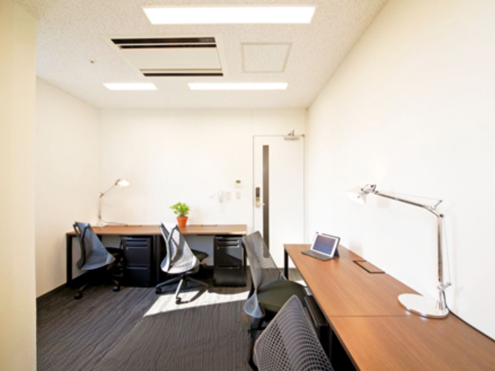 港区新橋の4名用オフィス物件（内幸町駅徒歩2分、10坪未満）