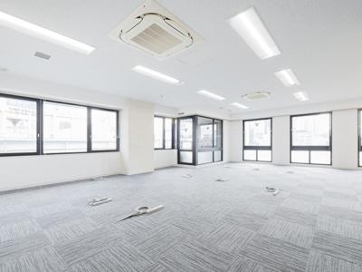 千代田区鍛冶町のセットアップオフィス物件(神田駅徒歩1分、約30坪)