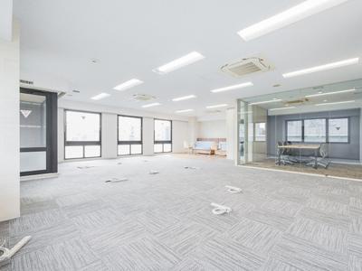 千代田区鍛冶町のセットアップオフィス物件(神田駅徒歩1分、約30坪)