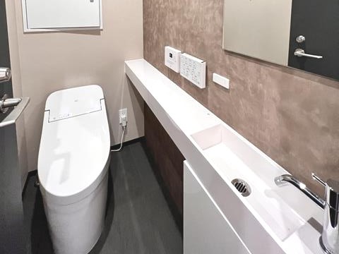 千代田区飯田橋のリバーサイドオフィス物件（飯田橋駅徒歩1分、約15坪）